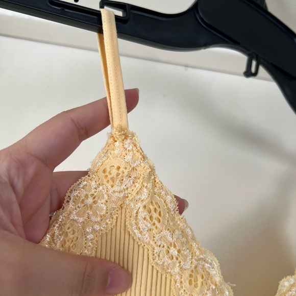 Yellow lace tami top, size M/L - Picture 4 of 8